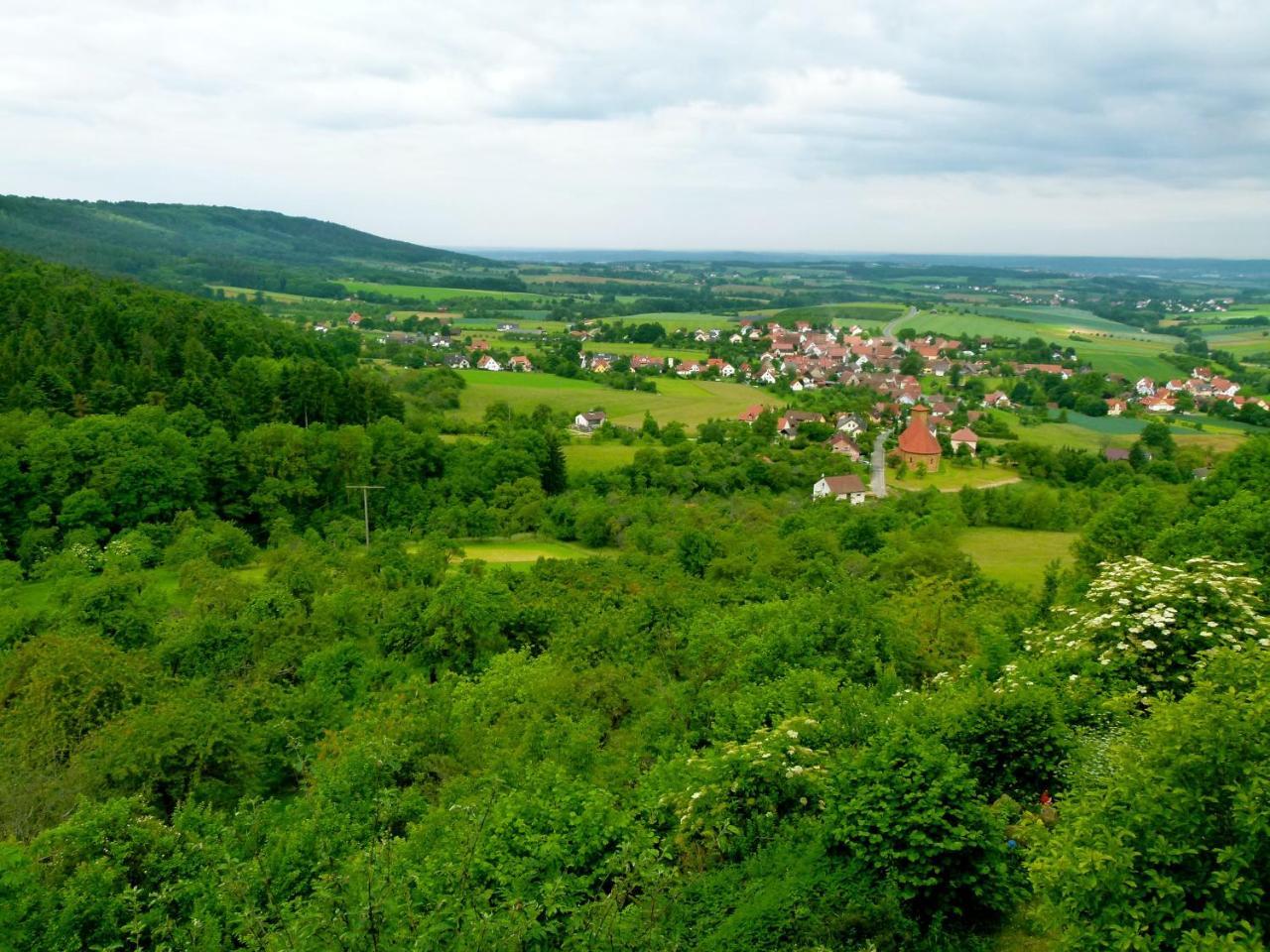 Berg-Gasthof Hoetzelein Kunreuth Bagian luar foto